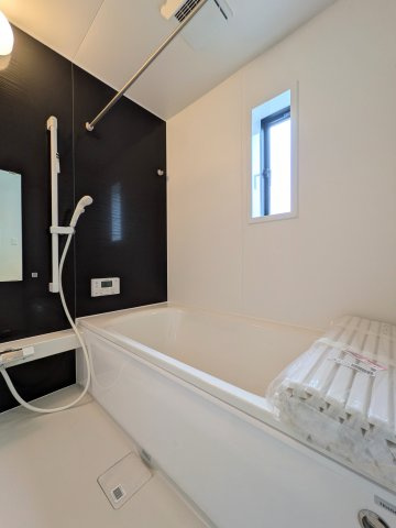 明石市大久保町谷八木新築戸建３号棟の浴室