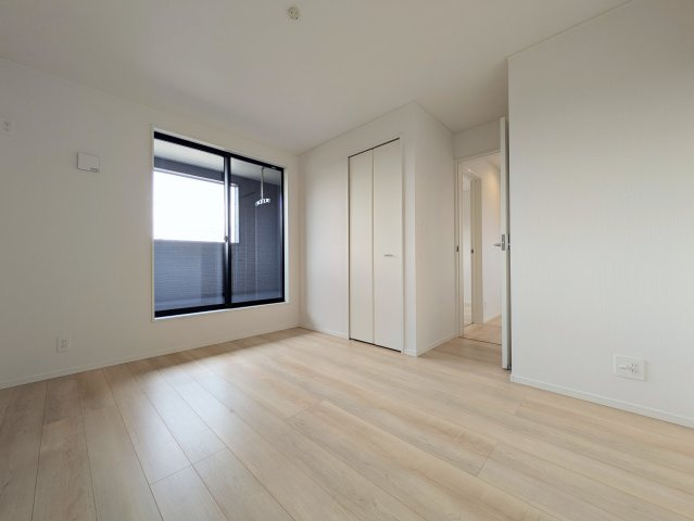 明石市大久保町谷八木新築戸建３号棟の洋室