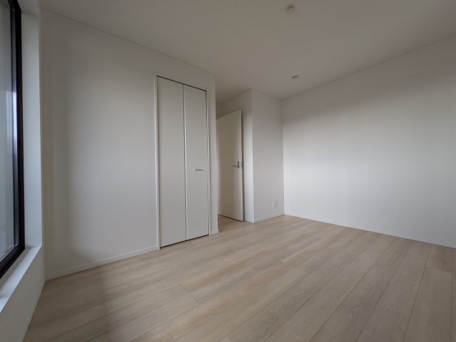 明石市大久保町谷八木新築戸建３号棟の洋室