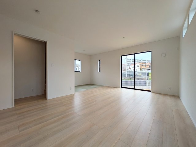 明石市大久保町谷八木新築戸建３号棟の居間・リビング