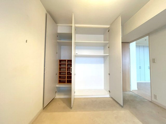 石神井公園ピアレスＡ棟　西武池袋線　石神井公園の収納|大容量のクローゼット付きで、衣類や小物もスッキリ収納できます。