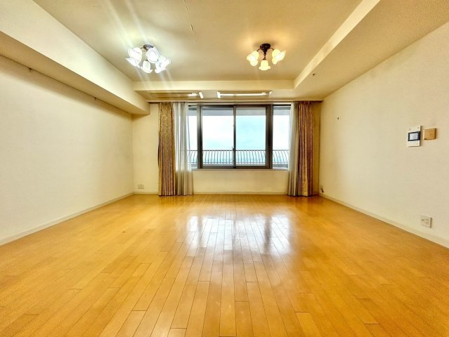 石神井公園ピアレスＡ棟　西武池袋線　石神井公園の居間・リビング|一日の疲れを取るために、落ち着けるような場所でありたいという想いが込められているデザインです。