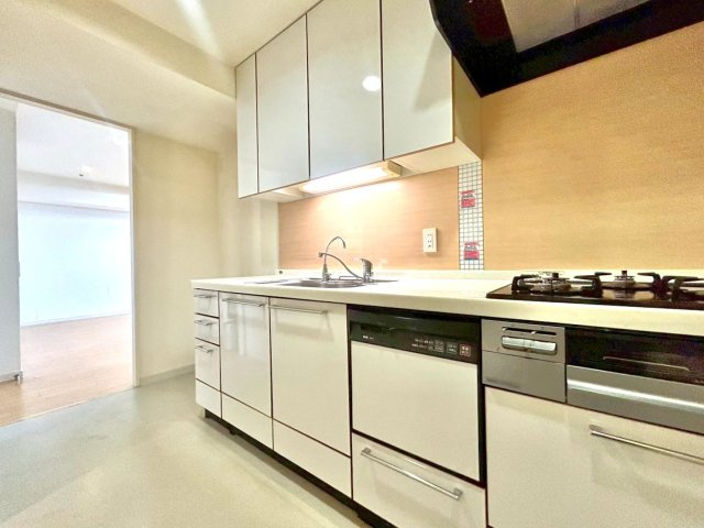 石神井公園ピアレスＡ棟　西武池袋線　石神井公園のキッチン|効率的なデザインが調理を楽しさに変えます。家庭の味を愛情込めて創り出す素敵な場所。