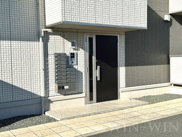 ティー.アイビー Aのエントランス