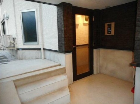 グランメゾン代田橋のエントランス