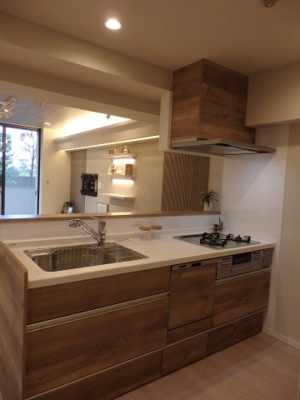 【キッチン】 | 朝日シティパリオ高井戸 | 共用部は宅配ボックス・防犯カメラ