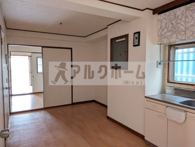 クレセントハイツ西川の居間・リビング|クレセントハイツ西川