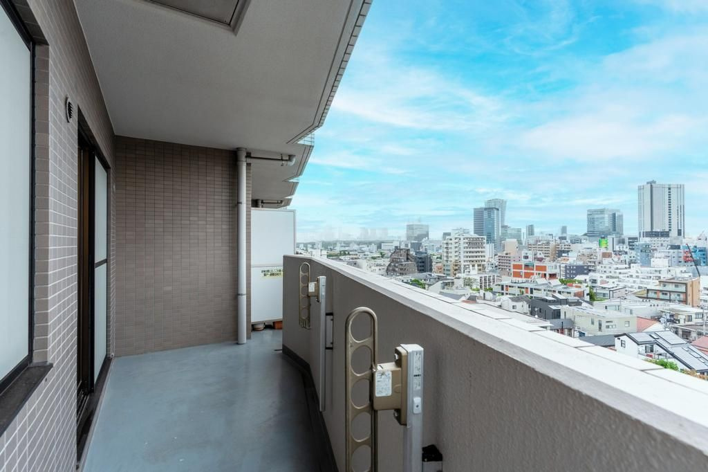 クレッセント渋谷神泉のバルコニー