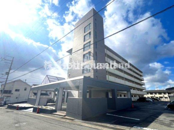 VIASACRA岩出の外観