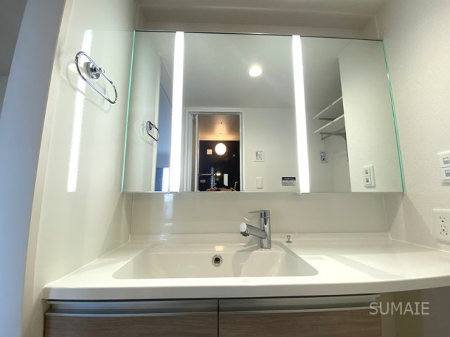 Bleu　Lapinの設備|3面鏡タイプ洗面化粧台☆