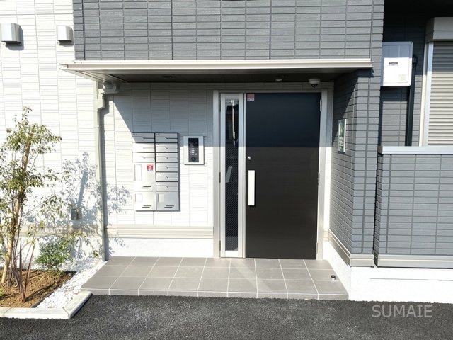 Bleu　Lapinのエントランス|建物入口。