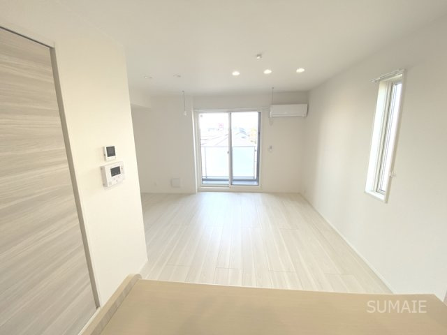 Bleu　Lapinの居間・リビング|キッチンカウンターよりリビング☆彡