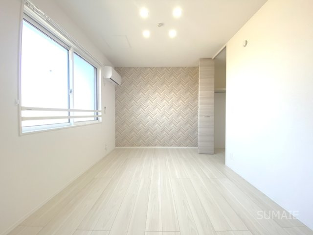 Bleu　Lapinの居間・リビング|アクセントクロス洋室☆彡