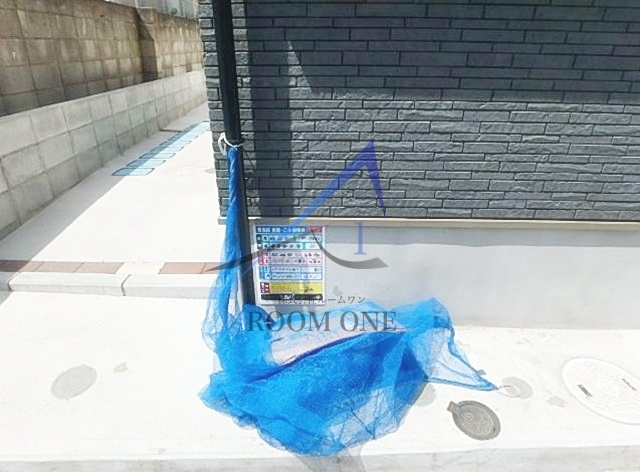 フリングホルニのその他共用部分|敷地内ゴミ置き場です。