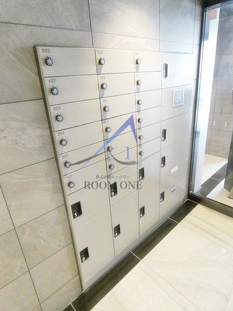 Mejor Sitio 恵比寿のその他共用部分|集合ポストと宅配ボックスです。