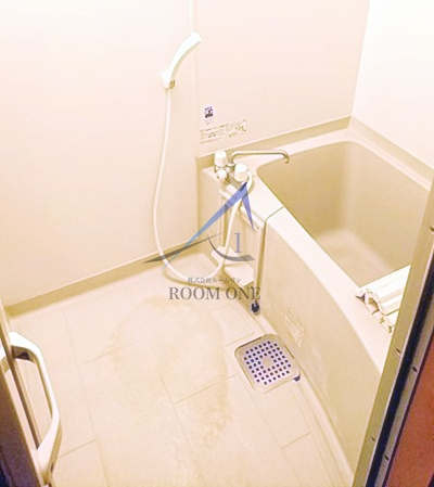 ドゥポンスの浴室|お風呂です。