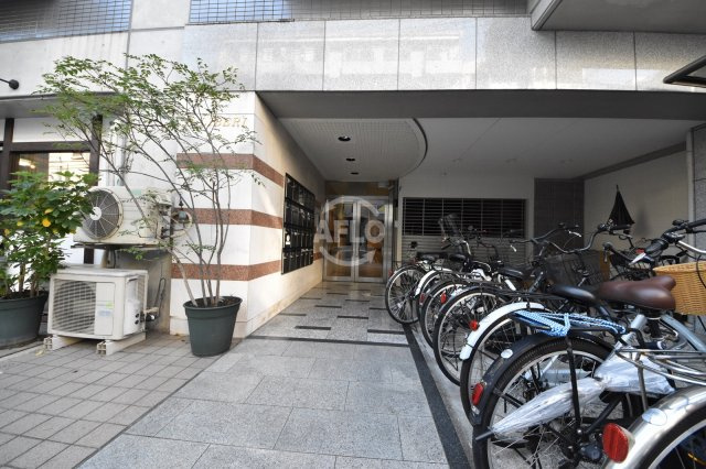 B・LIBERIのエントランス|B・LIBERI（ビ・リベリ）　エントランス
