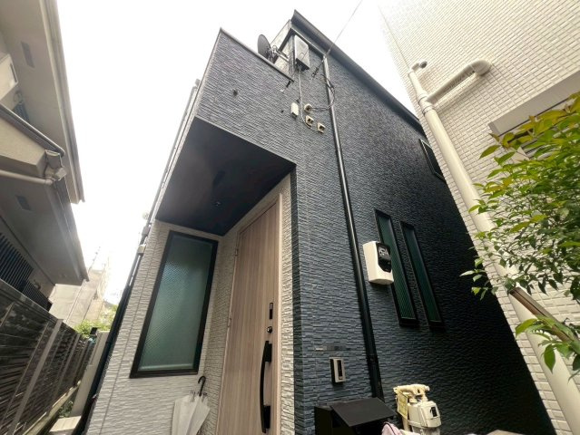 【外観】 | 中野区江古田１丁目　中古戸建て | 2021年の築浅住宅のため、外観も室内もキレイで安心です