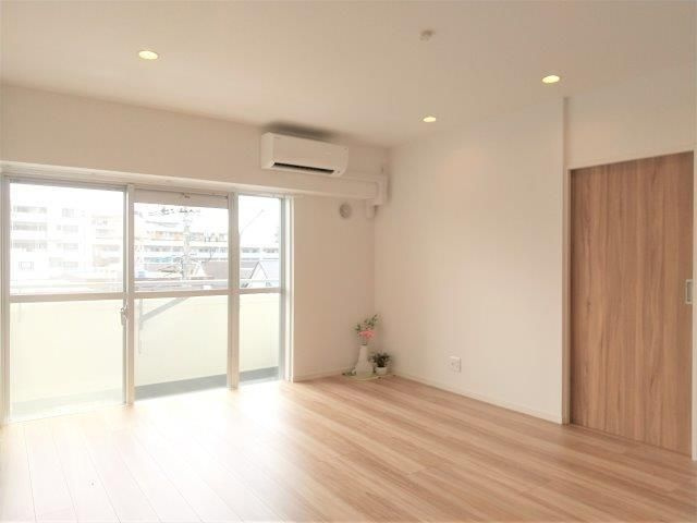 渋谷常磐松ハウスの居間・リビング