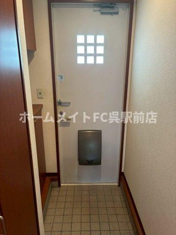 ヴィラ岩原の玄関