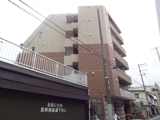 北区田端新町３丁目の賃貸マンションの外観|オシャレな色合いのタイル張りマンション！