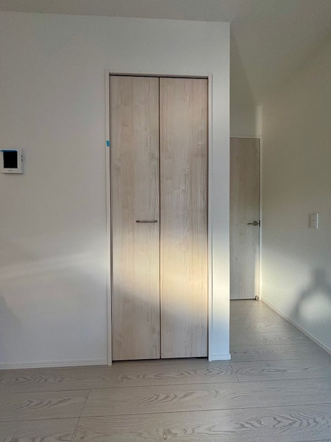 久留米市上津町4-1の収納|リビング収納便利ですね♪