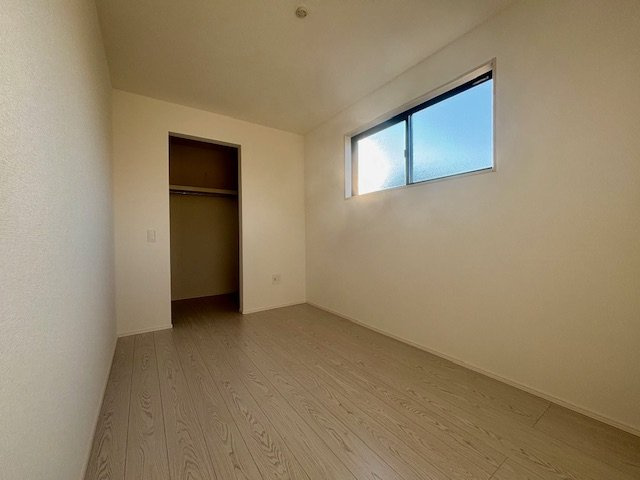 久留米市上津町4-1の洋室