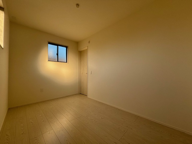 久留米市上津町4-1の洋室