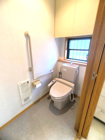 海まで7分！90坪超えの敷地　車複数台駐車可能のトイレ|トイレ