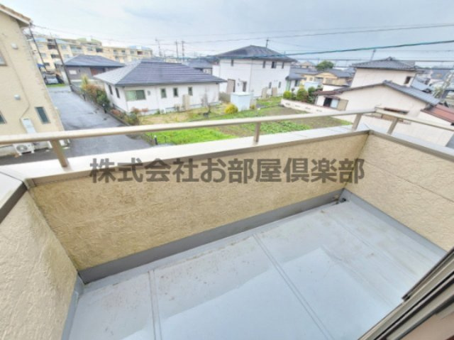 トゥインクルリトルスターのバルコニー|外からの目が気にならないバルコニーで洗濯物が干せます