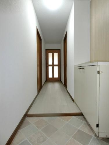 エサキ南ビルの玄関|ゆったりとした玄関です