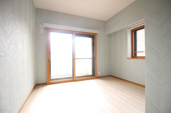 【洋室】 | 901 8階バルコニー側洋室