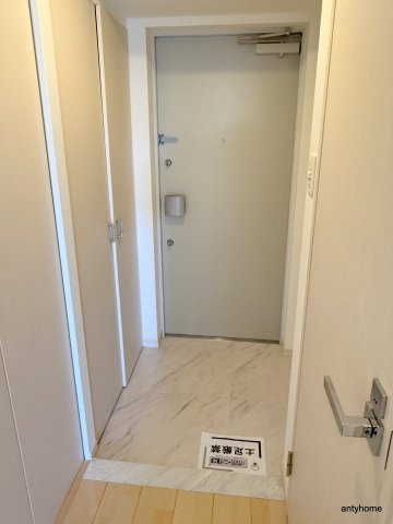 アドバンス難波西アクア　仲介手数料無料の玄関