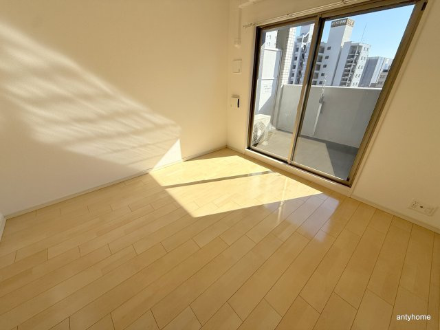 アドバンス難波西アクア　仲介手数料無料の居間・リビング