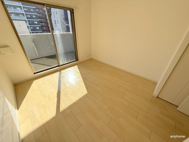 アドバンス難波西アクア　仲介手数料無料の居間・リビング