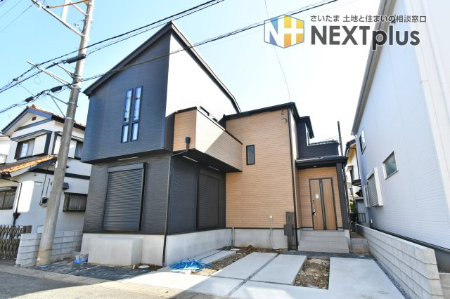 上尾市平塚11期全1棟の外観|JR高崎線『上尾』駅までバス10分、停歩3分の立地です。最寄り路線は都内まで乗り換え不要でアクセスでき、通勤通学に便利◎徒歩圏内に教育施設が点在していますので、お子様がいるご家庭も安心の住環境です。