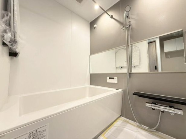 【浴室】 | レガリアスパシエ目白 | 浴室暖房換気乾燥機付きのシステムバス採用（ふろ自動・追い焚き機能付き）