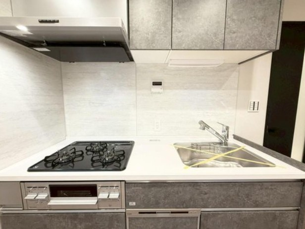 【キッチン】 | レガリアスパシエ目白 | スマートな意匠と充実の機能を備えたキッチンが、暮らしにおいしい彩りを添えます