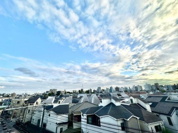 【展望】 | レガリアスパシエ目白 | 豊かな陽光に照らしだされる素敵な空間に感動すら覚えます。