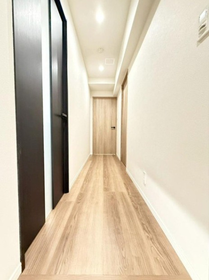 【玄関】 | レガリアスパシエ目白 | 帰り着くたびに洗練されたテイストの空間に迎えられ誇りと喜びを感じる玄関まわりです。