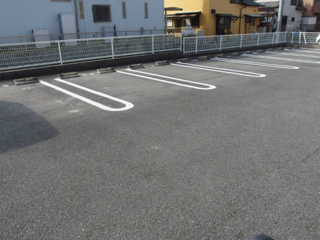 サンライズ（渡町）の駐車場