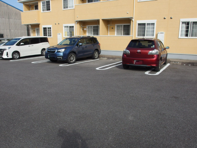 サンライズ（渡町）の駐車場