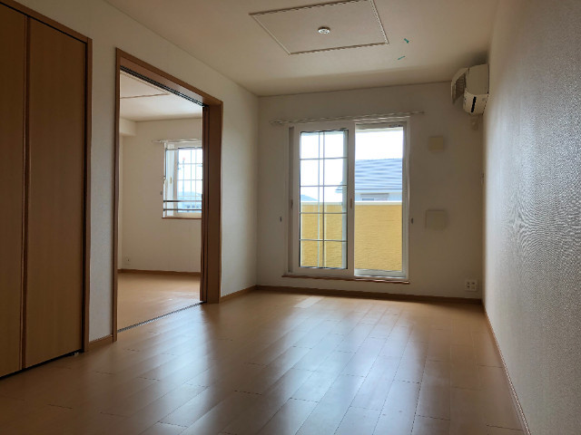 サンライズ（渡町）の居間・リビング