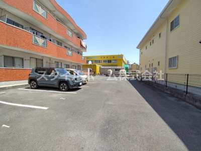 【駐車場】 | シルクヴェールフジA | 駐車場があります