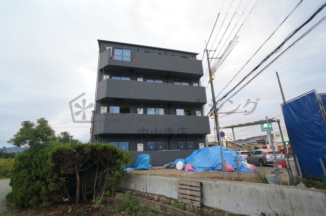 AILE中山寺の外観