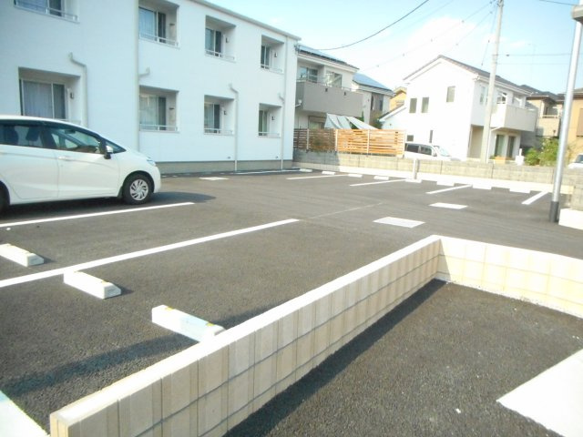 プリムラの駐車場