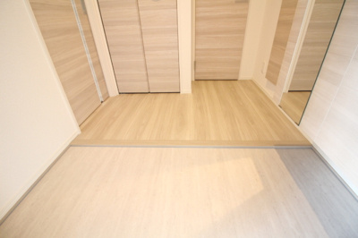 【玄関】 | トリシアTAKEⅢ | 301 玄関