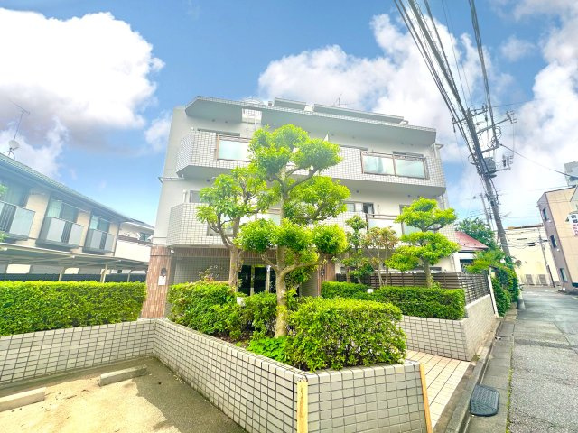 エンゼルハイム堀切の外観|控えめながらも洗練されたフォルムが、街並みに自然と溶け込みます。ほどよい高さと落ち着きのある佇まいが、住まう人に安心感と静かな誇りをもたらします。