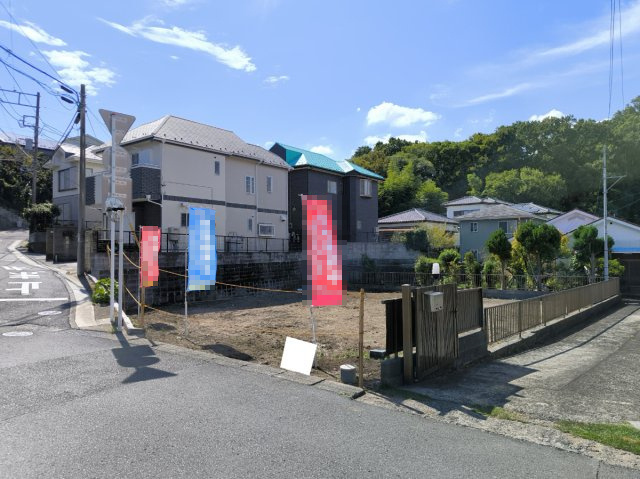 三方に開けた開放感ある立地　スローライフの前面道路含む現地写真|前面道路