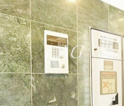 【セキュリティ】 | ラ・ポーム | オートロックになります。